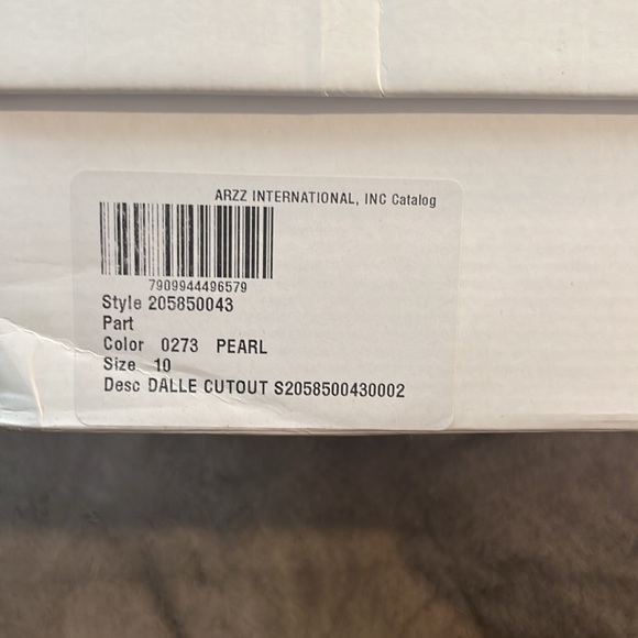 NEW Schutz Women’s Dalle Platform Cutout Nappa Leather Sandals Cream Size 10B - Picture 7 of 7